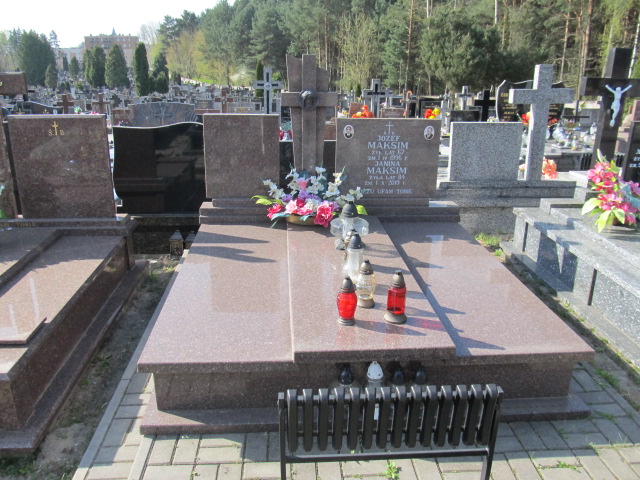 Grób Janina Maksim